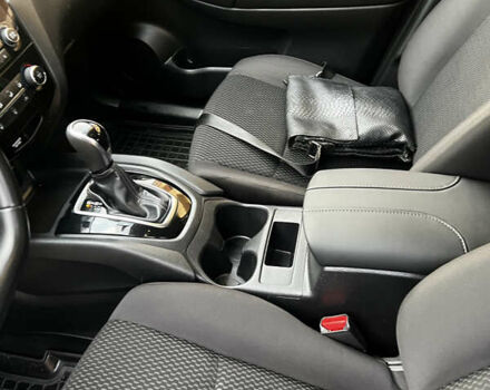 Черный Ниссан Rogue Sport, объемом двигателя 2 л и пробегом 213 тыс. км за 12800 $, фото 9 на Automoto.ua