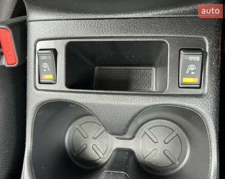 Черный Ниссан Rogue Sport, объемом двигателя 2 л и пробегом 125 тыс. км за 13500 $, фото 18 на Automoto.ua