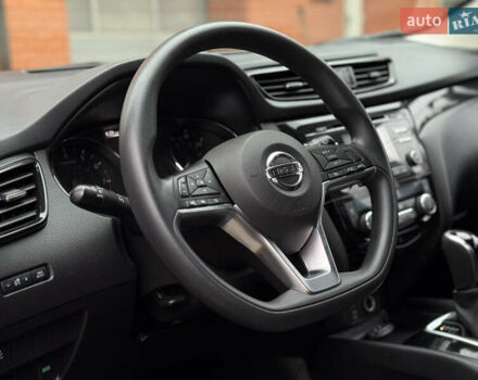 Чорний Ніссан Rogue Sport, об'ємом двигуна 2 л та пробігом 151 тис. км за 13800 $, фото 23 на Automoto.ua