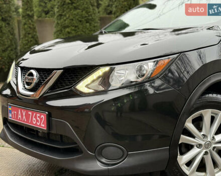 Чорний Ніссан Rogue Sport, об'ємом двигуна 2 л та пробігом 151 тис. км за 13800 $, фото 6 на Automoto.ua