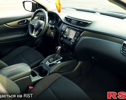 Чорний Ніссан Rogue Sport, об'ємом двигуна 2 л та пробігом 58 тис. км за 14399 $, фото 5 на Automoto.ua