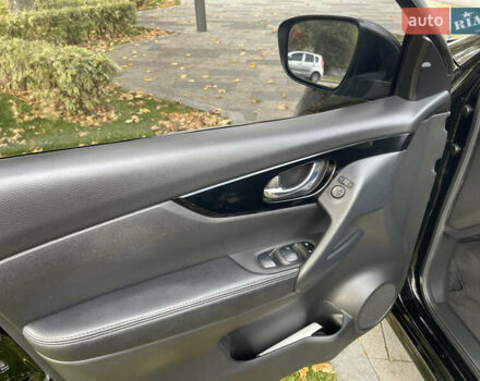 Черный Ниссан Rogue Sport, объемом двигателя 2 л и пробегом 84 тыс. км за 17300 $, фото 6 на Automoto.ua