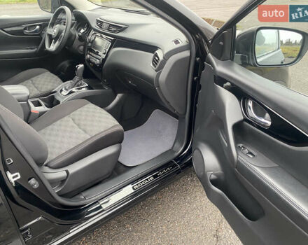 Черный Ниссан Rogue Sport, объемом двигателя 2 л и пробегом 125 тыс. км за 14450 $, фото 27 на Automoto.ua