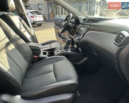 Черный Ниссан Rogue Sport, объемом двигателя 2 л и пробегом 92 тыс. км за 16400 $, фото 31 на Automoto.ua