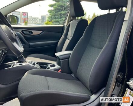 Черный Ниссан Rogue Sport, объемом двигателя 2 л и пробегом 38 тыс. км за 17800 $, фото 8 на Automoto.ua