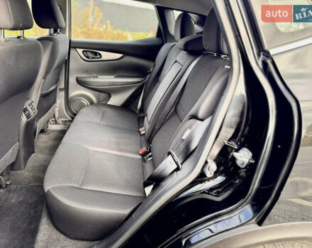 Черный Ниссан Rogue Sport, объемом двигателя 2 л и пробегом 123 тыс. км за 16250 $, фото 19 на Automoto.ua