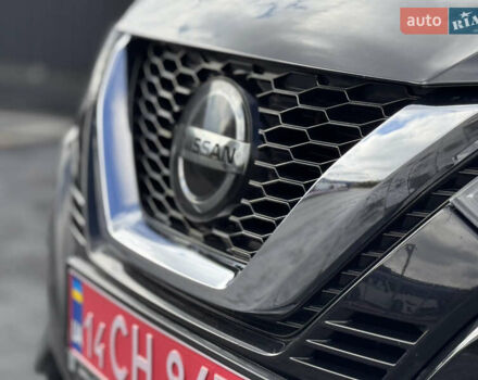 Черный Ниссан Rogue Sport, объемом двигателя 2 л и пробегом 123 тыс. км за 16250 $, фото 4 на Automoto.ua
