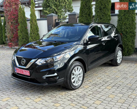 Черный Ниссан Rogue Sport, объемом двигателя 2 л и пробегом 118 тыс. км за 14450 $, фото 1 на Automoto.ua