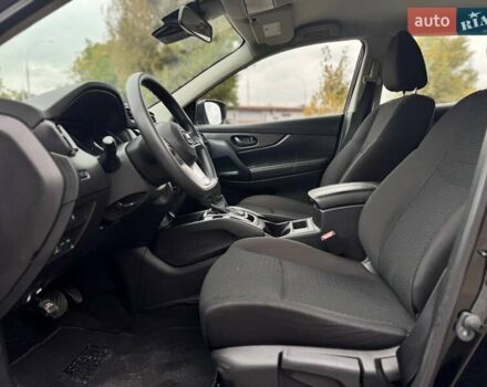Черный Ниссан Rogue Sport, объемом двигателя 2 л и пробегом 58 тыс. км за 16000 $, фото 2 на Automoto.ua