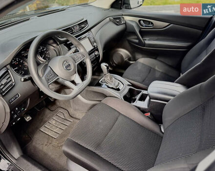 Черный Ниссан Rogue Sport, объемом двигателя 2 л и пробегом 123 тыс. км за 16250 $, фото 17 на Automoto.ua