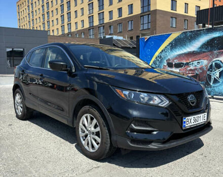 Черный Ниссан Rogue Sport, объемом двигателя 2 л и пробегом 131 тыс. км за 15500 $, фото 2 на Automoto.ua