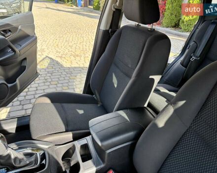 Черный Ниссан Rogue Sport, объемом двигателя 2 л и пробегом 118 тыс. км за 14450 $, фото 25 на Automoto.ua