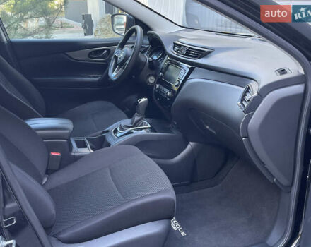 Чорний Ніссан Rogue Sport, об'ємом двигуна 2 л та пробігом 196 тис. км за 16000 $, фото 12 на Automoto.ua