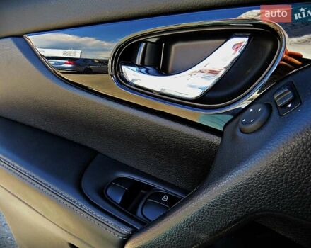 Чорний Ніссан Rogue Sport, об'ємом двигуна 2 л та пробігом 77 тис. км за 17500 $, фото 5 на Automoto.ua