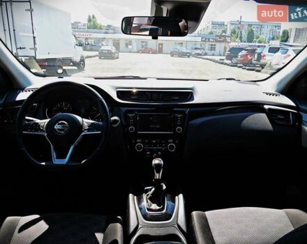 Чорний Ніссан Rogue Sport, об'ємом двигуна 2 л та пробігом 77 тис. км за 17500 $, фото 17 на Automoto.ua