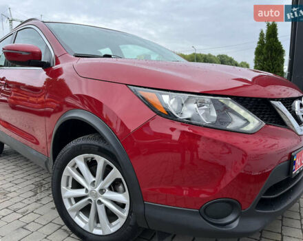Красный Ниссан Rogue Sport, объемом двигателя 2 л и пробегом 165 тыс. км за 13650 $, фото 10 на Automoto.ua