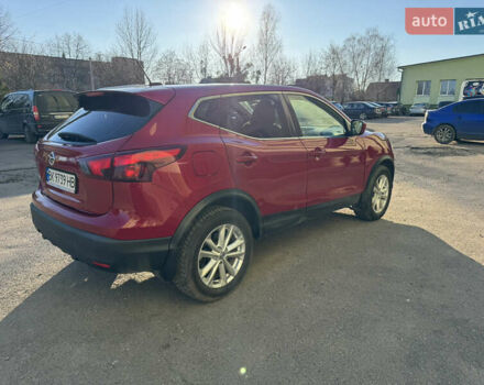 Красный Ниссан Rogue Sport, объемом двигателя 2 л и пробегом 139 тыс. км за 12300 $, фото 4 на Automoto.ua