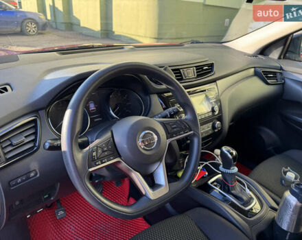 Красный Ниссан Rogue Sport, объемом двигателя 2 л и пробегом 139 тыс. км за 12300 $, фото 16 на Automoto.ua