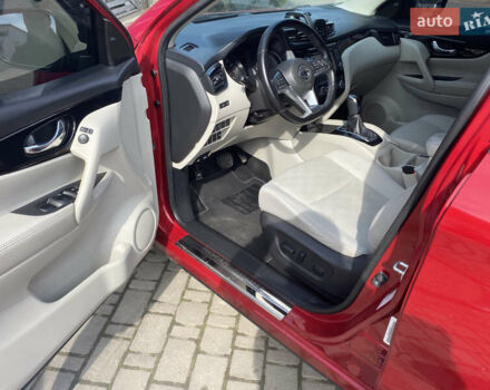 Красный Ниссан Rogue Sport, объемом двигателя 2 л и пробегом 62 тыс. км за 14800 $, фото 6 на Automoto.ua