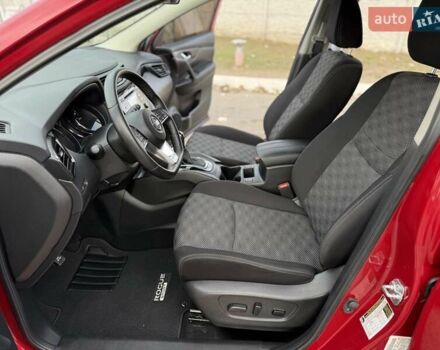 Красный Ниссан Rogue Sport, объемом двигателя 2 л и пробегом 54 тыс. км за 16900 $, фото 12 на Automoto.ua