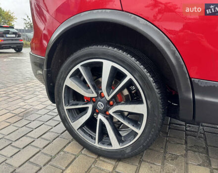 Красный Ниссан Rogue Sport, объемом двигателя 2 л и пробегом 67 тыс. км за 16400 $, фото 18 на Automoto.ua