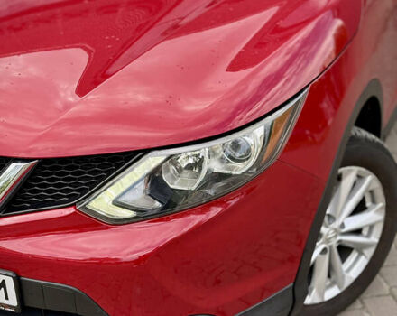 Красный Ниссан Rogue Sport, объемом двигателя 2 л и пробегом 51 тыс. км за 13800 $, фото 6 на Automoto.ua