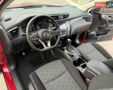 Красный Ниссан Rogue Sport, объемом двигателя 2 л и пробегом 54 тыс. км за 16900 $, фото 10 на Automoto.ua