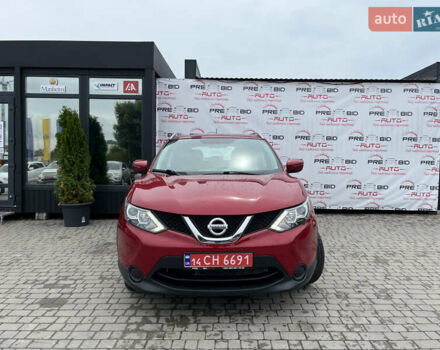 Красный Ниссан Rogue Sport, объемом двигателя 2 л и пробегом 165 тыс. км за 13650 $, фото 3 на Automoto.ua