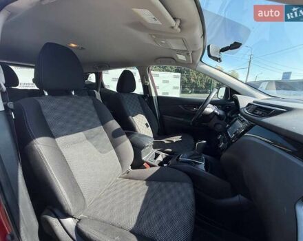 Красный Ниссан Rogue Sport, объемом двигателя 2 л и пробегом 199 тыс. км за 11500 $, фото 10 на Automoto.ua
