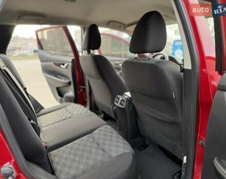 Красный Ниссан Rogue Sport, объемом двигателя 2 л и пробегом 54 тыс. км за 16900 $, фото 19 на Automoto.ua