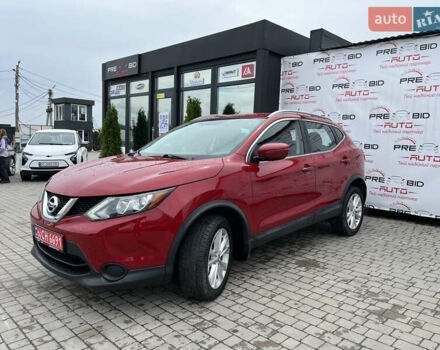Красный Ниссан Rogue Sport, объемом двигателя 2 л и пробегом 165 тыс. км за 13650 $, фото 1 на Automoto.ua