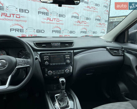 Красный Ниссан Rogue Sport, объемом двигателя 2 л и пробегом 165 тыс. км за 13650 $, фото 18 на Automoto.ua