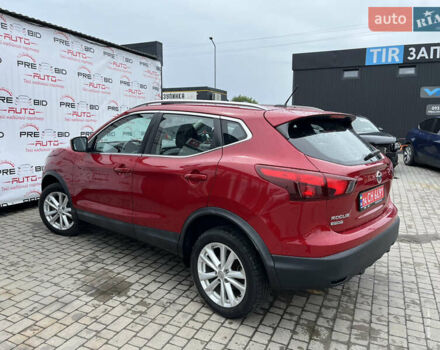 Красный Ниссан Rogue Sport, объемом двигателя 2 л и пробегом 165 тыс. км за 13650 $, фото 6 на Automoto.ua