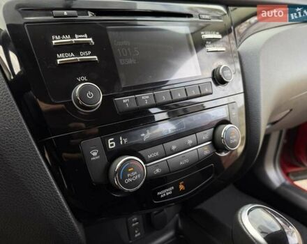 Красный Ниссан Rogue Sport, объемом двигателя 2 л и пробегом 54 тыс. км за 16900 $, фото 17 на Automoto.ua