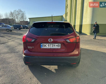 Красный Ниссан Rogue Sport, объемом двигателя 2 л и пробегом 139 тыс. км за 12300 $, фото 5 на Automoto.ua