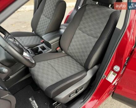 Красный Ниссан Rogue Sport, объемом двигателя 2 л и пробегом 54 тыс. км за 16900 $, фото 9 на Automoto.ua