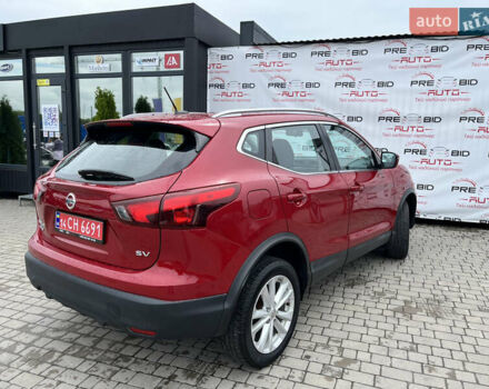 Красный Ниссан Rogue Sport, объемом двигателя 2 л и пробегом 165 тыс. км за 13650 $, фото 4 на Automoto.ua