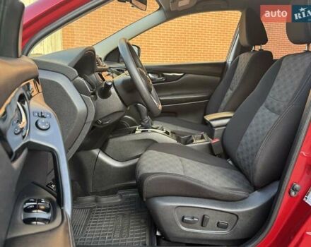 Красный Ниссан Rogue Sport, объемом двигателя 2 л и пробегом 61 тыс. км за 14700 $, фото 24 на Automoto.ua