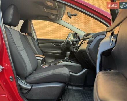 Красный Ниссан Rogue Sport, объемом двигателя 2 л и пробегом 61 тыс. км за 14700 $, фото 20 на Automoto.ua