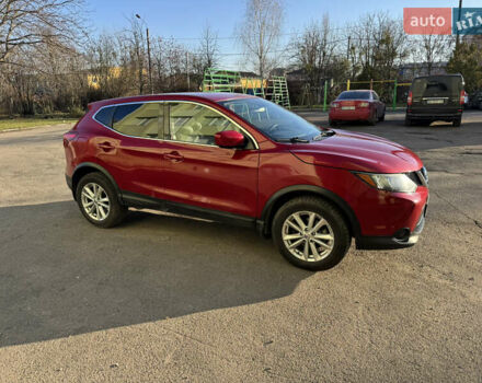 Красный Ниссан Rogue Sport, объемом двигателя 2 л и пробегом 139 тыс. км за 12300 $, фото 2 на Automoto.ua