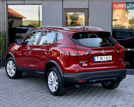 Красный Ниссан Rogue Sport, объемом двигателя 2 л и пробегом 25 тыс. км за 17900 $, фото 5 на Automoto.ua
