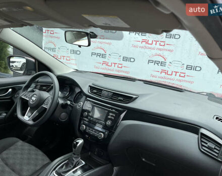 Красный Ниссан Rogue Sport, объемом двигателя 2 л и пробегом 165 тыс. км за 13650 $, фото 21 на Automoto.ua