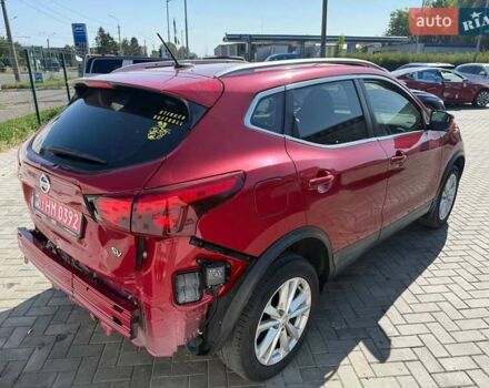 Красный Ниссан Rogue Sport, объемом двигателя 2 л и пробегом 199 тыс. км за 11500 $, фото 4 на Automoto.ua