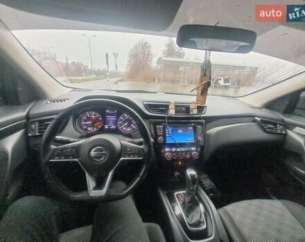 Червоний Ніссан Rogue Sport, об'ємом двигуна 2 л та пробігом 147 тис. км за 14500 $, фото 10 на Automoto.ua