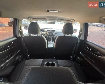 Красный Ниссан Rogue Sport, объемом двигателя 2 л и пробегом 61 тыс. км за 14700 $, фото 23 на Automoto.ua