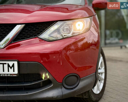 Красный Ниссан Rogue Sport, объемом двигателя 2 л и пробегом 51 тыс. км за 13800 $, фото 5 на Automoto.ua