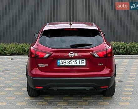 Красный Ниссан Rogue Sport, объемом двигателя 2 л и пробегом 95 тыс. км за 13000 $, фото 2 на Automoto.ua
