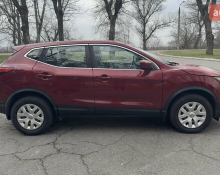 Красный Ниссан Rogue Sport, объемом двигателя 2 л и пробегом 140 тыс. км за 13500 $, фото 7 на Automoto.ua