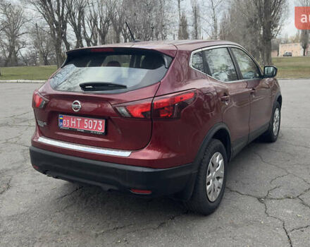 Красный Ниссан Rogue Sport, объемом двигателя 2 л и пробегом 140 тыс. км за 13500 $, фото 5 на Automoto.ua