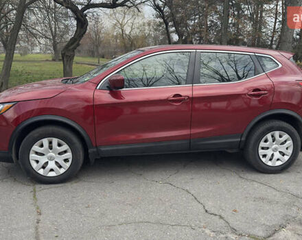 Красный Ниссан Rogue Sport, объемом двигателя 2 л и пробегом 140 тыс. км за 13500 $, фото 2 на Automoto.ua